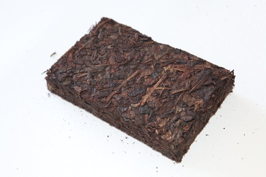 PU001 Menghai Da Ye Shu Puerh brick 2002